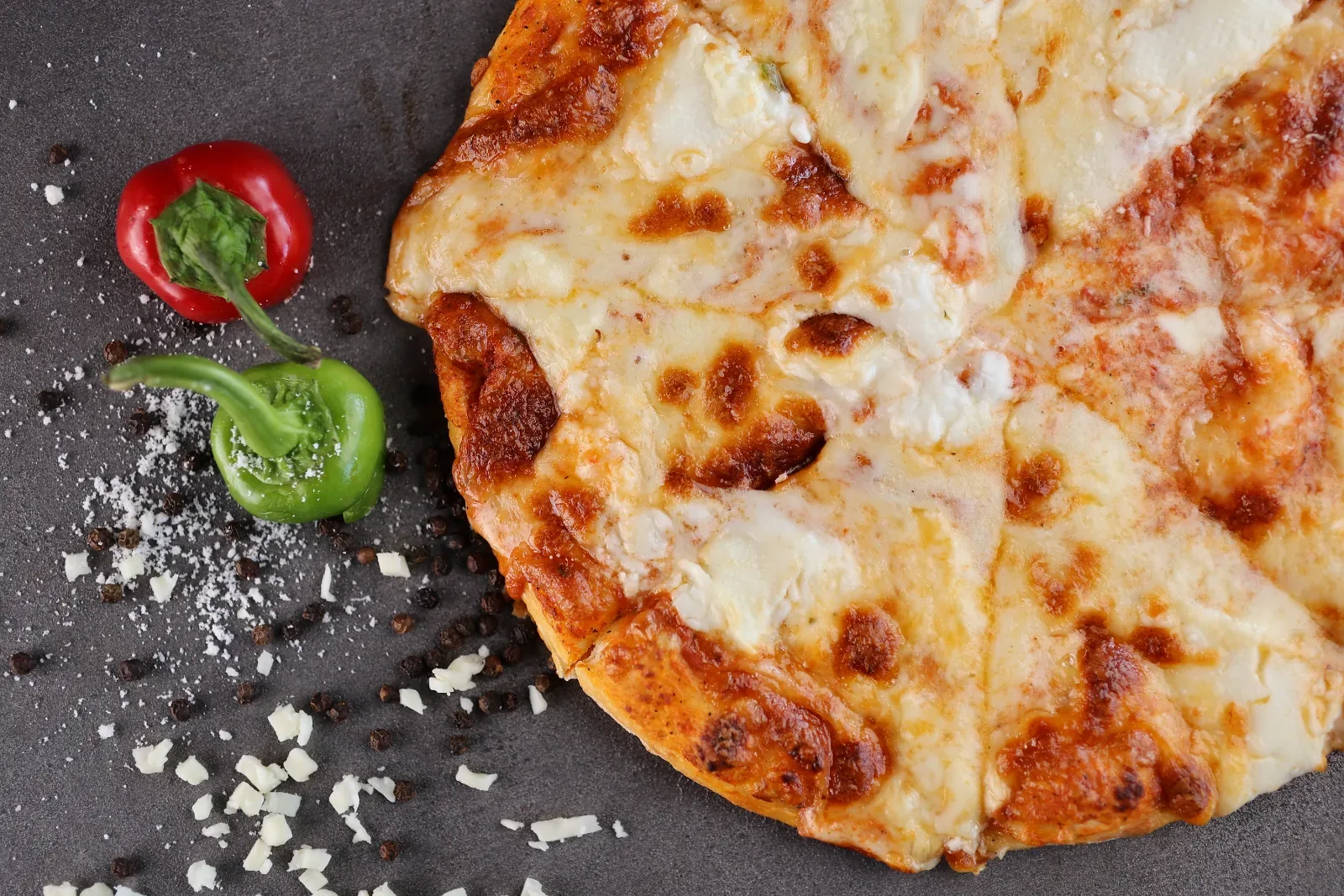 4 Peynirli Formaggi Pizza